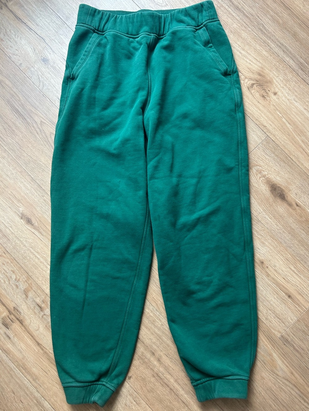 Lululemon Women’s High Rise Scuba Forest Green Jogger Pants Sweatpants Sweats